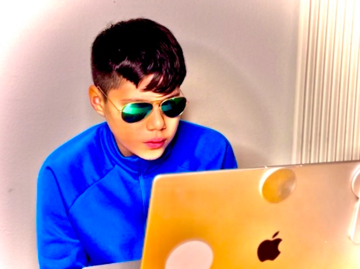 Max Bitcoin Laptop Worker